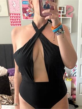Cupshe One-Piece Swimsuit with Cutout